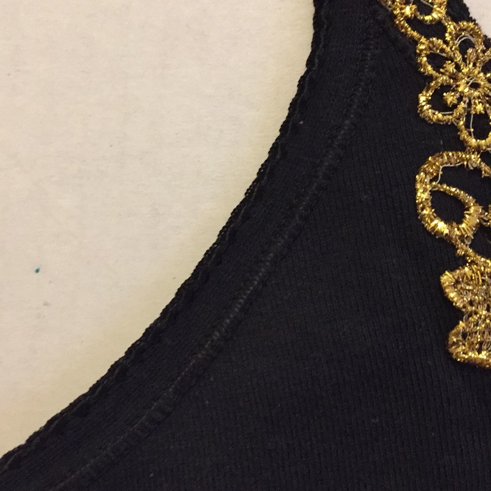 TANK TOP WITH LACE NWOT Black Cotton V-neck gold lame lace form fitting - Picture 6 of 10